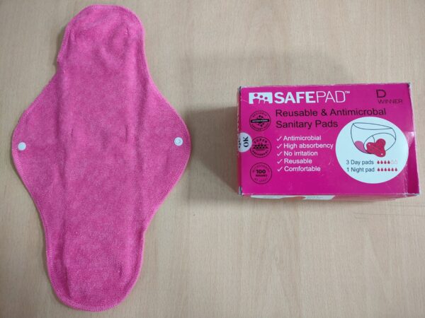 Reusable Antibacterial Sanitary Napkins With 4 Pads In a Storage Bag